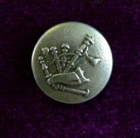 Wee Bagpipe Button, card of 4